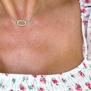 Kendra Scott necklace